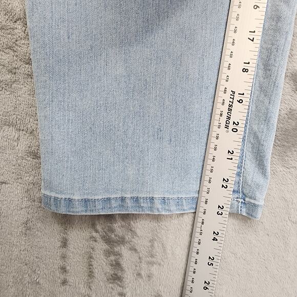 JM Collection Jeans Womens 12 Blue Light Wash Mid Rise Crop Capri Stretch Denim - Picture 11 of 13